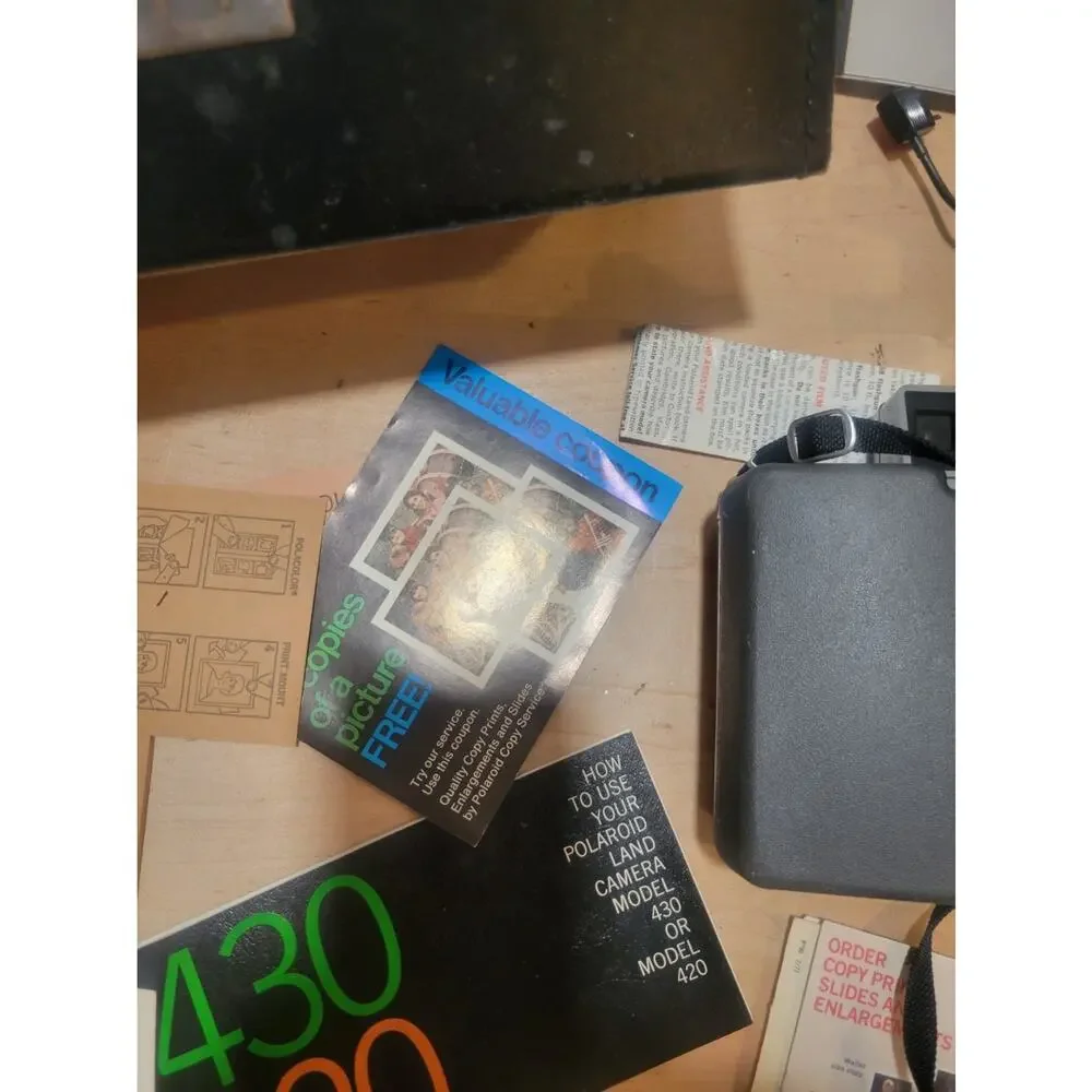 Vintage Polaroid 420 Automatic Land Camera with Manual, Flash & Case.